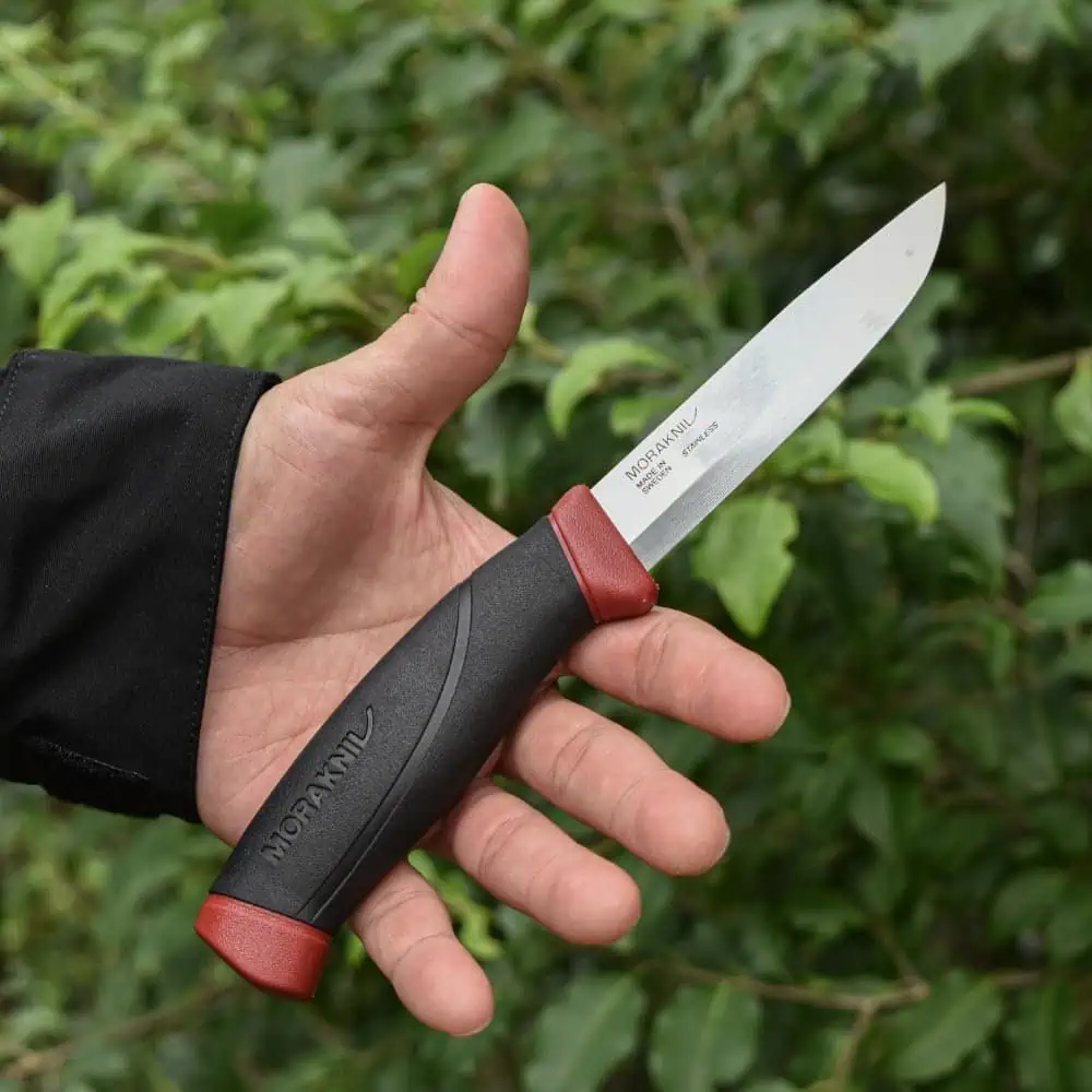 Morakniv Companion Fixed Blade Outdoor Knife with Stainless Steel Blade, 4.1-Inch, Military Green